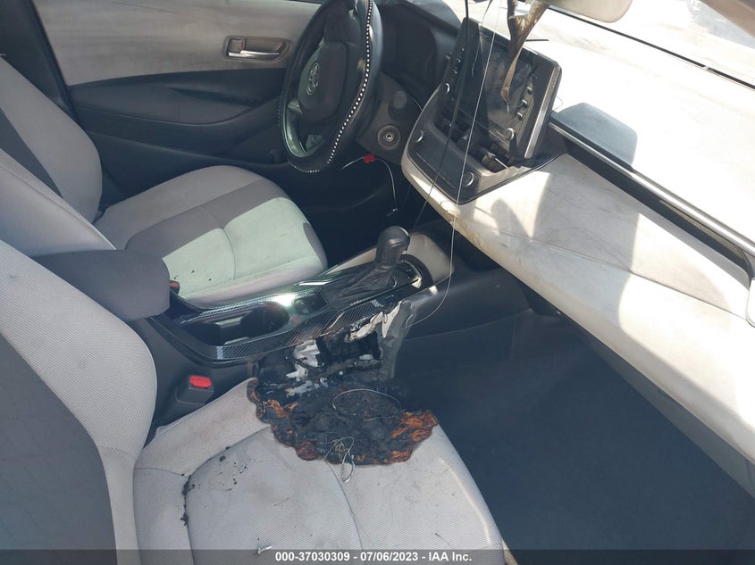 VIN JTDEPMAE7MJ136631 2021 TOYOTA COROLLA LE