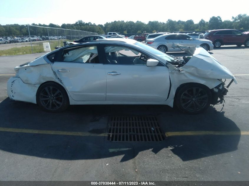 2016 NISSAN ALTIMA 2.5 SR - 1N4AL3AP1GC197929