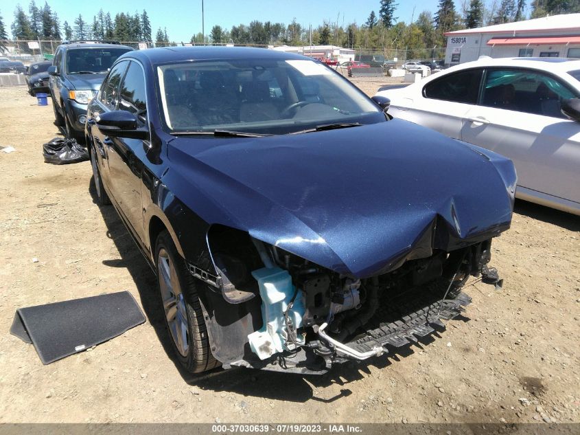 2015 VOLKSWAGEN PASSAT 2.0L TDI SE W/SUNROOF - 1VWBV7A36FC062289