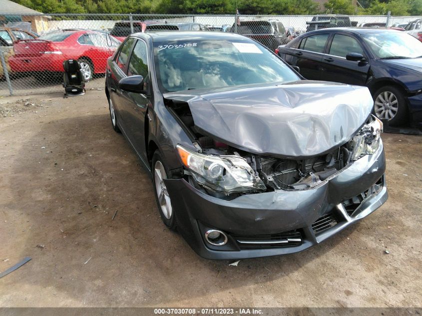 2014 TOYOTA CAMRY HYBRID LE/XLE/SE LIMITED EDITION - 4T1BD1FK4EU124070