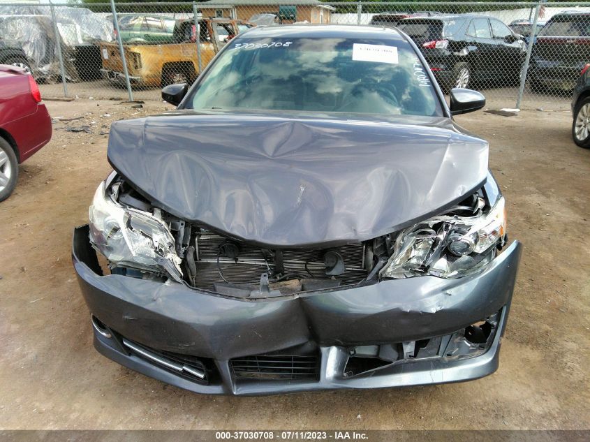2014 TOYOTA CAMRY HYBRID LE/XLE/SE LIMITED EDITION - 4T1BD1FK4EU124070