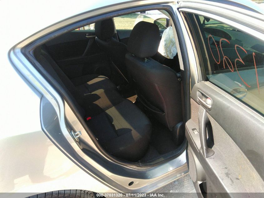 2013 MAZDA MAZDA3 I SPORT - JM1BL1U79D1845619