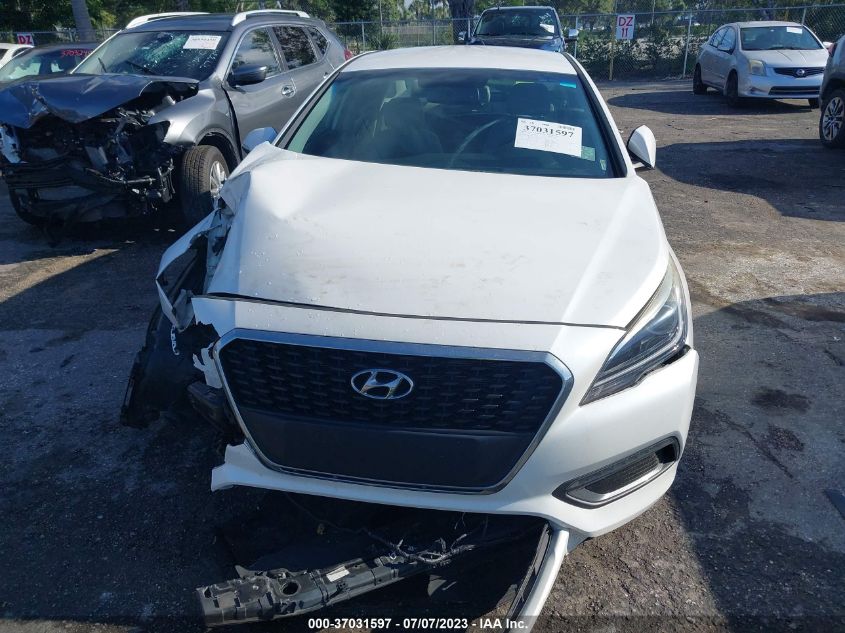 2016 HYUNDAI SONATA HYBRID LIMITED - KMHE34L19GA017548