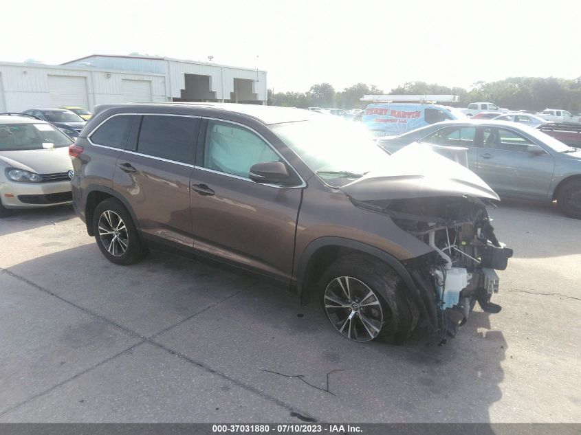 2019 TOYOTA HIGHLANDER LE/LE PLUS - 5TDBZRFHXKS945702