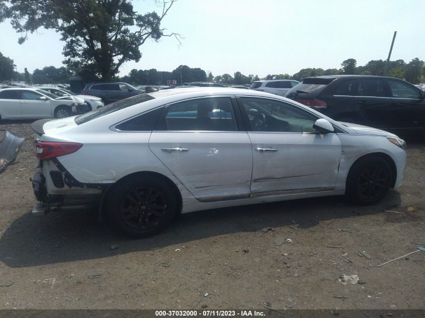 2016 HYUNDAI SONATA 2.4L SE - 5NPE24AF0GH286830