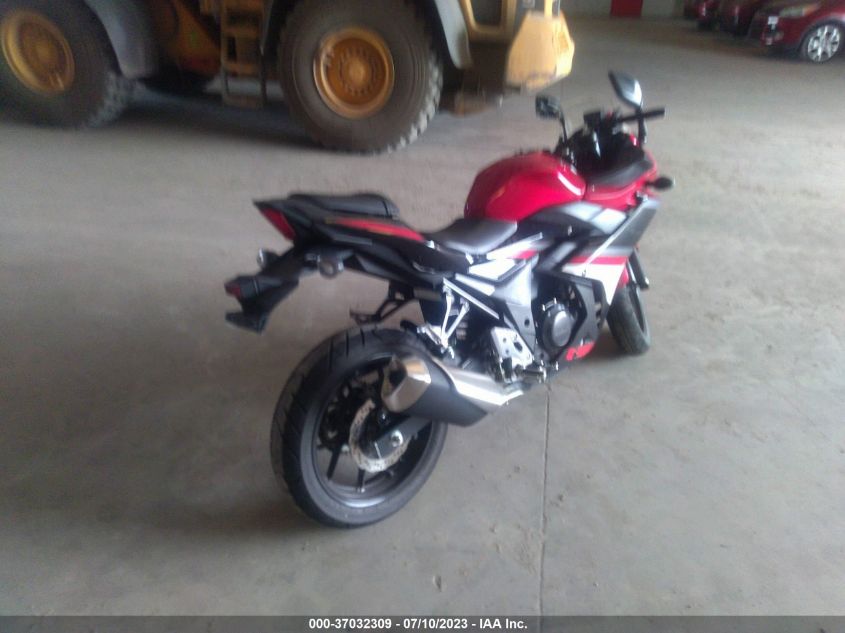 2019 SUZUKI GSX250R M/ZM/ZA LC6DN11AXK1100356