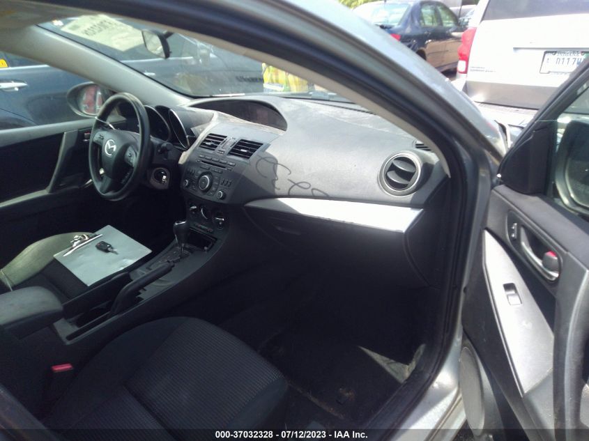 2013 MAZDA MAZDA3 I SPORT - JM1BL1U78D1830321