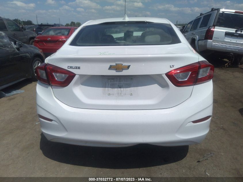 2018 CHEVROLET CRUZE LT - 1G1BE5SM8J7105846