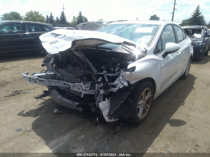 2018 CHEVROLET CRUZE LT - 1G1BE5SM8J7105846