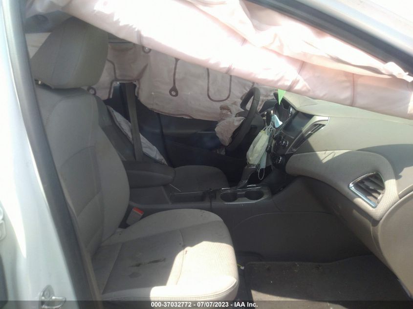 2018 CHEVROLET CRUZE LT - 1G1BE5SM8J7105846