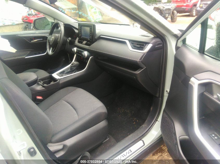 2021 TOYOTA RAV4 XLE - 2T3P1RFV2MW218672