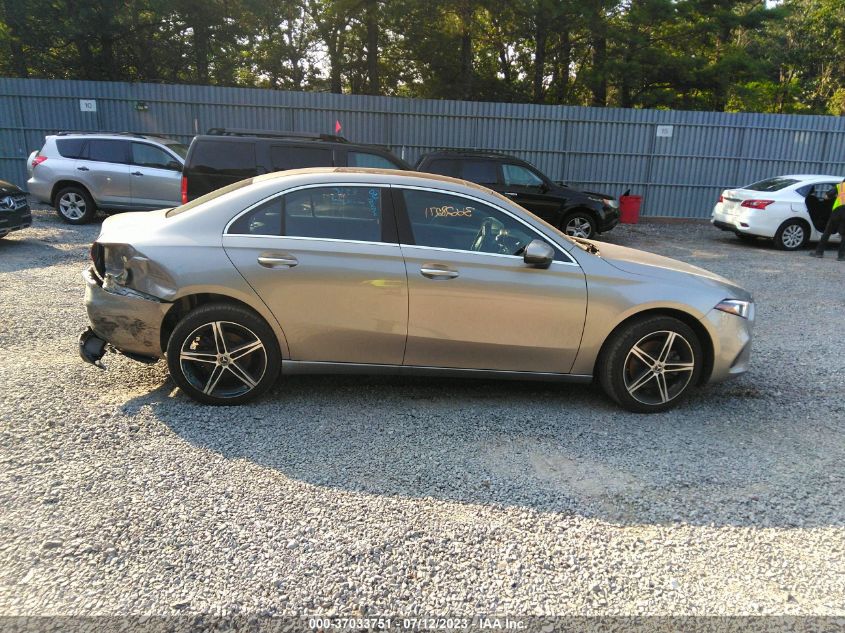 2019 MERCEDES-BENZ A-CLASS A 220 - WDD3G4FB7KW028571