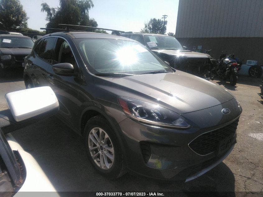 2020 FORD ESCAPE SE - 1FMCU0G61LUA85533