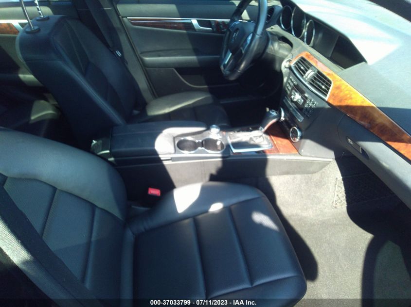 2013 MERCEDES-BENZ C-CLASS C 300 - WDDGF8AB8DR246930