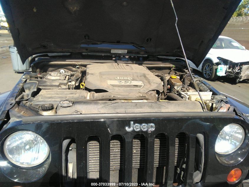 2013 JEEP WRANGLER UNLIMITED SAHARA - 1C4BJWEG7DL562044