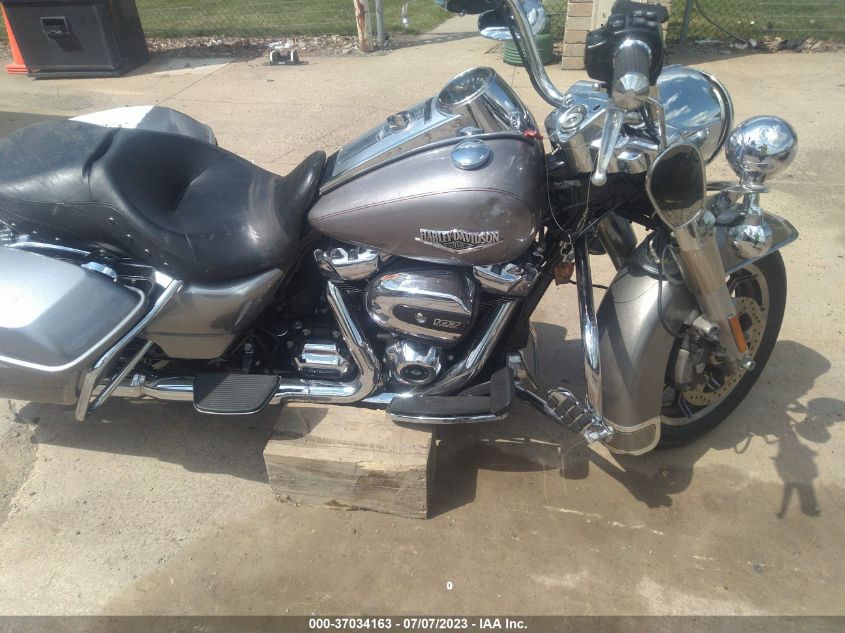 2017 HARLEY-DAVIDSON FLHR ROAD KING - 1HD1FBC1XHB639486