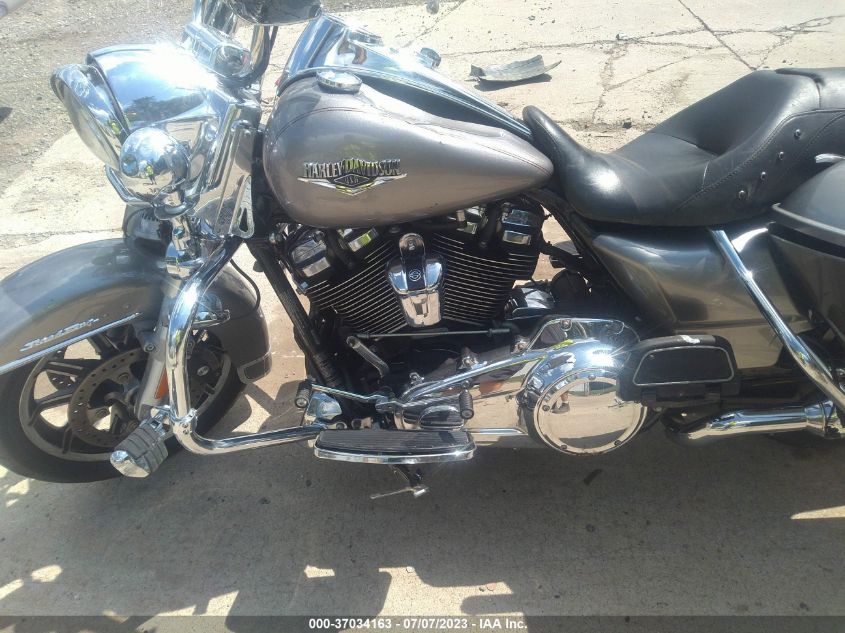 2017 HARLEY-DAVIDSON FLHR ROAD KING - 1HD1FBC1XHB639486