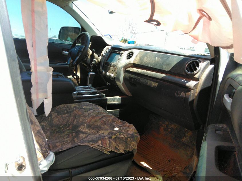 2019 TOYOTA TUNDRA 4WD SR5 - 5TFDW5F15KX785851