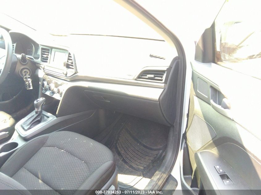 2019 HYUNDAI ELANTRA SE - 5NPD74LF8KH436752