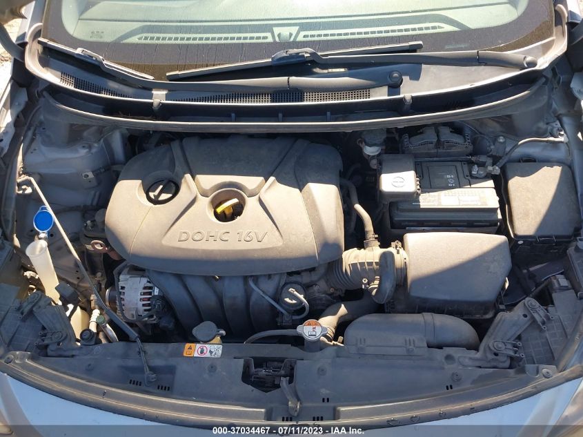 2013 HYUNDAI ELANTRA GT W/BLUE INT - KMHD35LE6DU048321