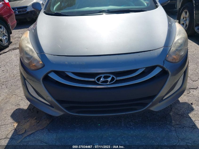 2013 HYUNDAI ELANTRA GT W/BLUE INT - KMHD35LE6DU048321