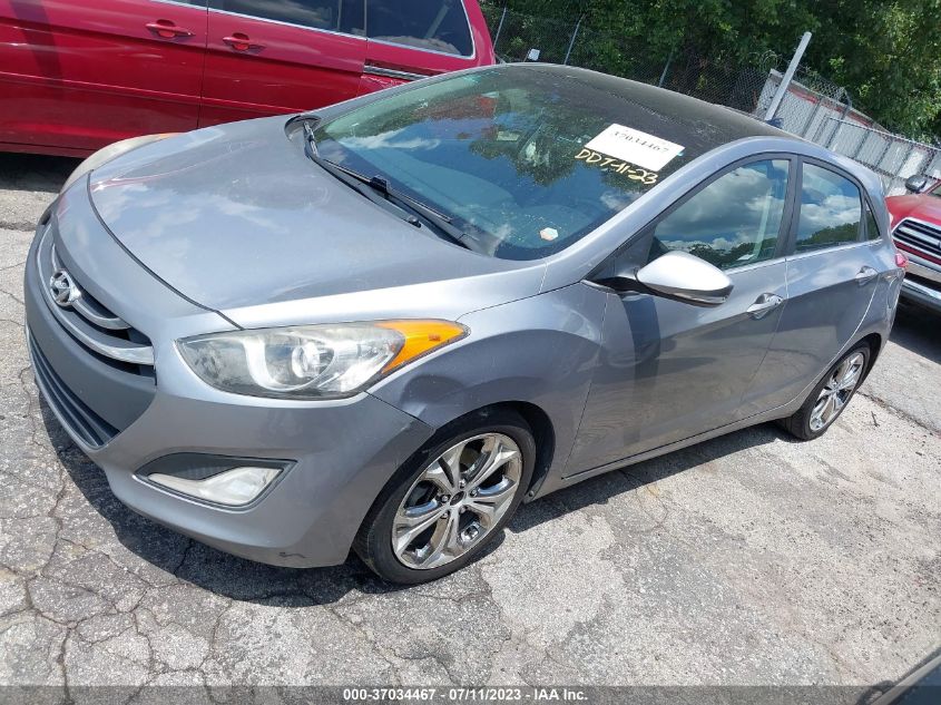 2013 HYUNDAI ELANTRA GT W/BLUE INT - KMHD35LE6DU048321
