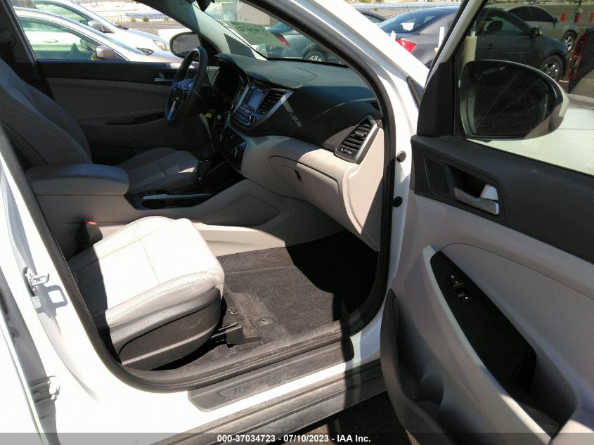 2017 HYUNDAI TUCSON SE - KM8J23A42HU391492