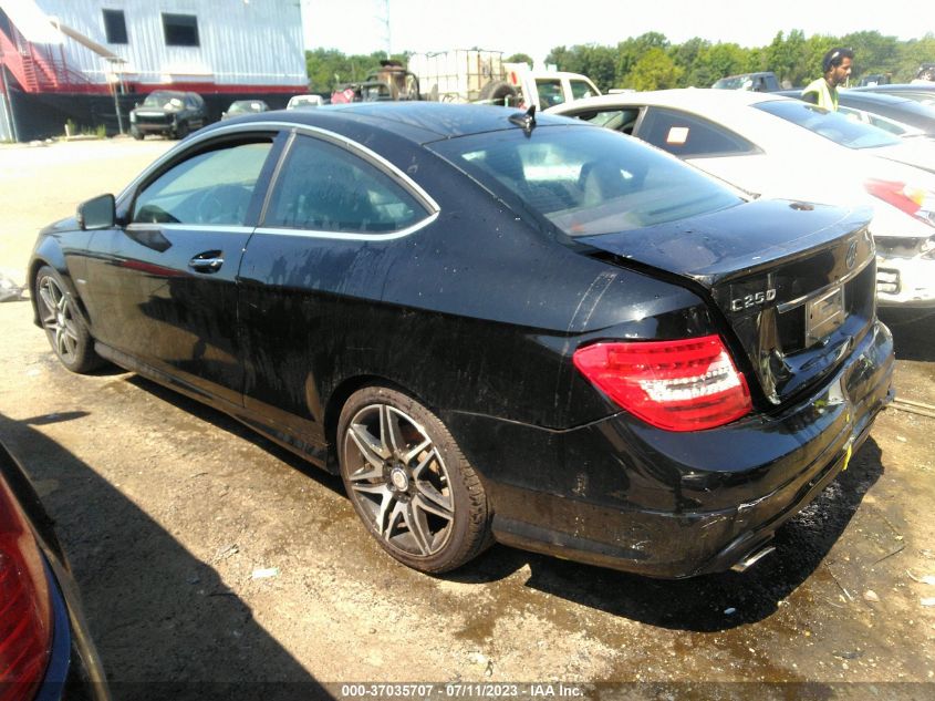 2013 MERCEDES-BENZ C-CLASS C 250 - WDDGJ4HB0DF963465