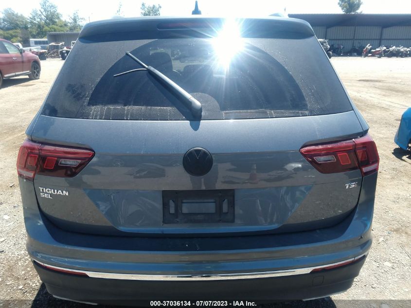 2018 VOLKSWAGEN TIGUAN SEL/SE - 3VV3B7AX7JM012447