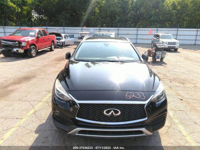 2018 INFINITI QX30 LUXURY SJKCH5CR9JA056718