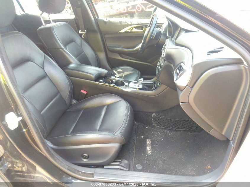 2018 INFINITI QX30 LUXURY SJKCH5CR9JA056718