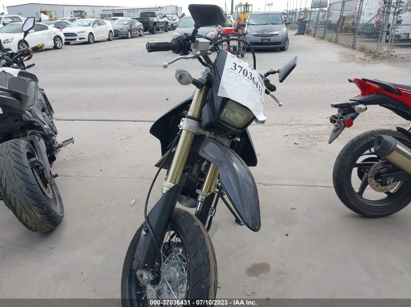 2022 SUZUKI DR-Z400 SM JS1SK44A7N7101736