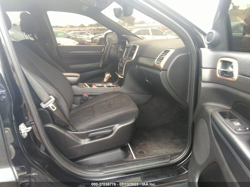 VIN 1C4RJFAG3HC856051 2017 JEEP GRAND CHEROKEE LAREDO