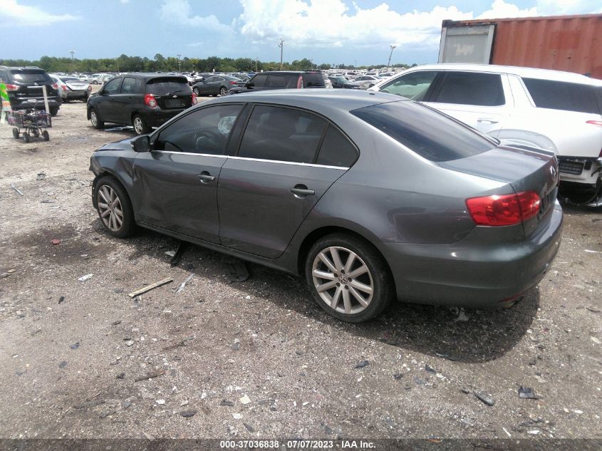 2013 VOLKSWAGEN JETTA SEDAN SE - 3VWDP7AJ8DM379908