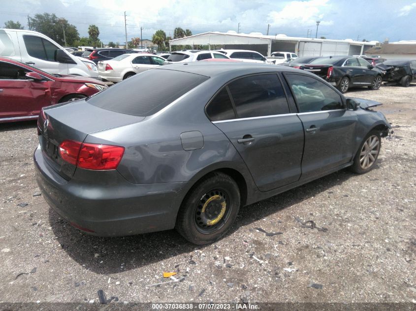 2013 VOLKSWAGEN JETTA SEDAN SE - 3VWDP7AJ8DM379908