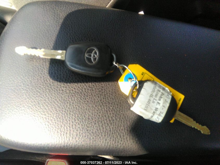 2015 TOYOTA RAV4 LE - JTMZFREV6FJ045350