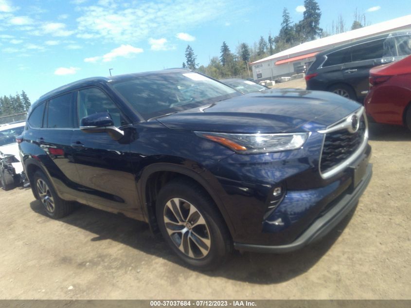 2021 TOYOTA HIGHLANDER XLE - 5TDHZRBH8MS531479