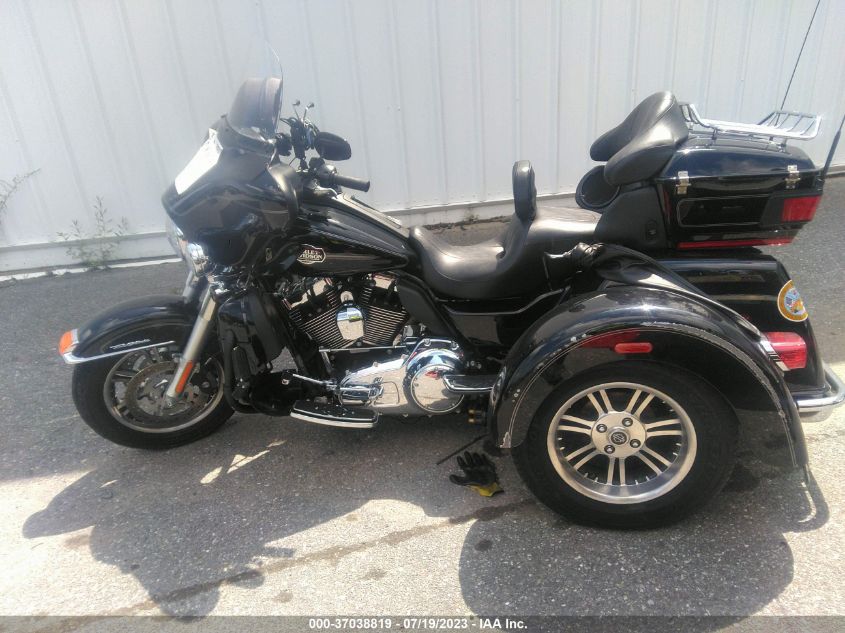 2013 HARLEY-DAVIDSON FLHTCUTG TRI GLIDE ULTRA CLASSIC - 1HD1MAM1XDB854732