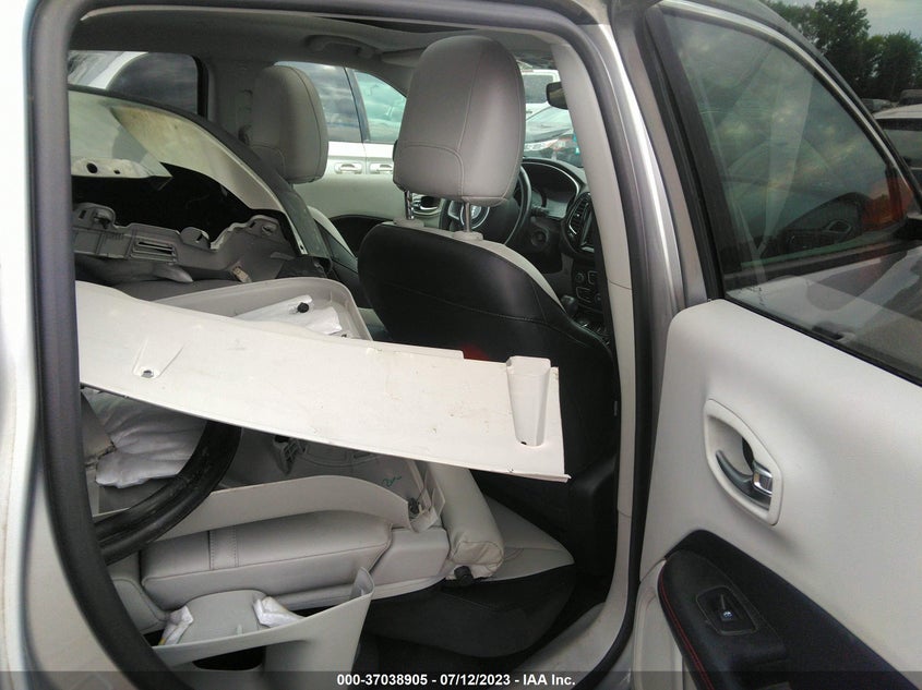 VIN 3C4NJDCB8JT349127 2018 JEEP COMPASS LIMITED