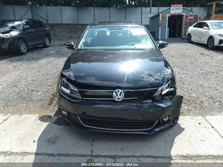 2014 VOLKSWAGEN JETTA SEDAN HYBRID SEL PREMIUM - 3VW637AJXEM248954