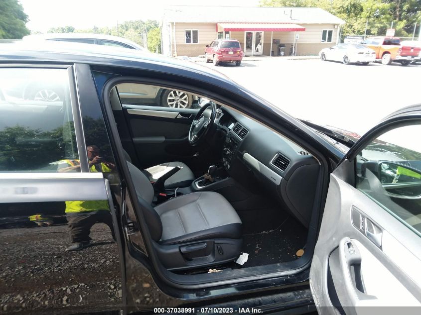 2014 VOLKSWAGEN JETTA SEDAN HYBRID SEL PREMIUM - 3VW637AJXEM248954