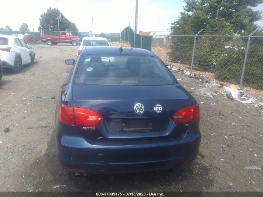 2014 VOLKSWAGEN JETTA SEDAN SE - 3VWD17AJ6EM417980