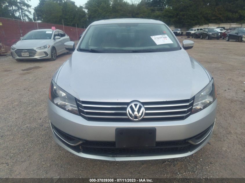 2013 VOLKSWAGEN PASSAT SE W/SUNROOF & NAV - 1VWBH7A32DC042657