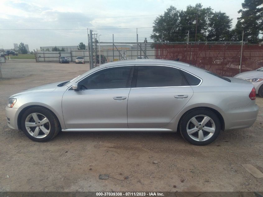 2013 VOLKSWAGEN PASSAT SE W/SUNROOF & NAV - 1VWBH7A32DC042657