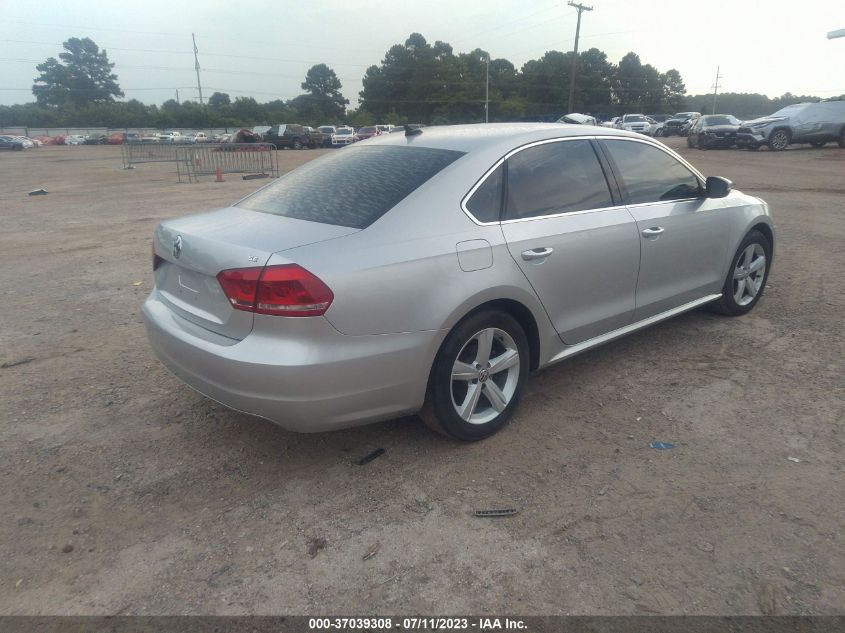 2013 VOLKSWAGEN PASSAT SE W/SUNROOF & NAV - 1VWBH7A32DC042657