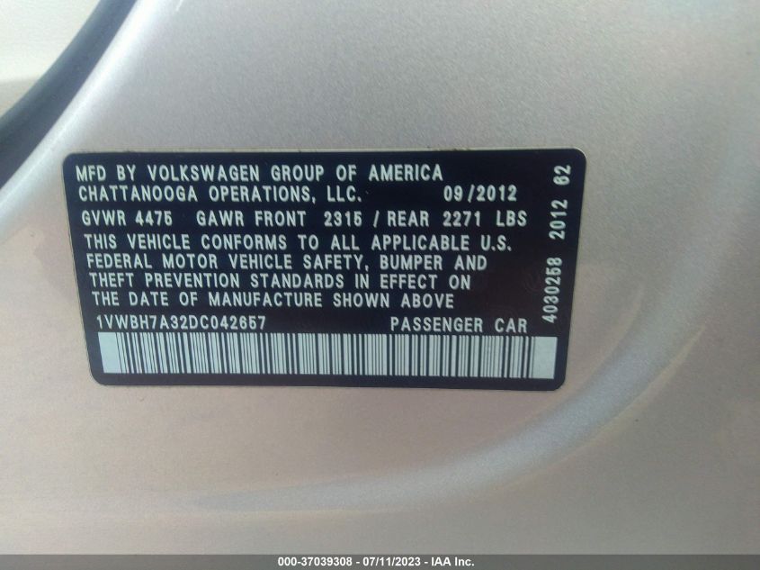 2013 VOLKSWAGEN PASSAT SE W/SUNROOF & NAV - 1VWBH7A32DC042657