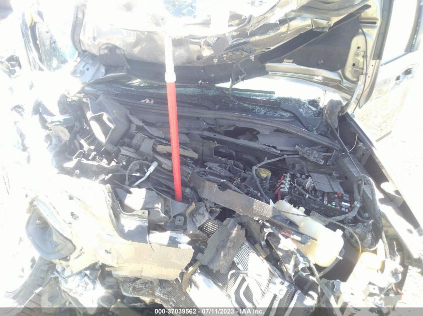 VIN 1C4PJMCB9KD260215 2019 JEEP CHEROKEE LATITUDE
