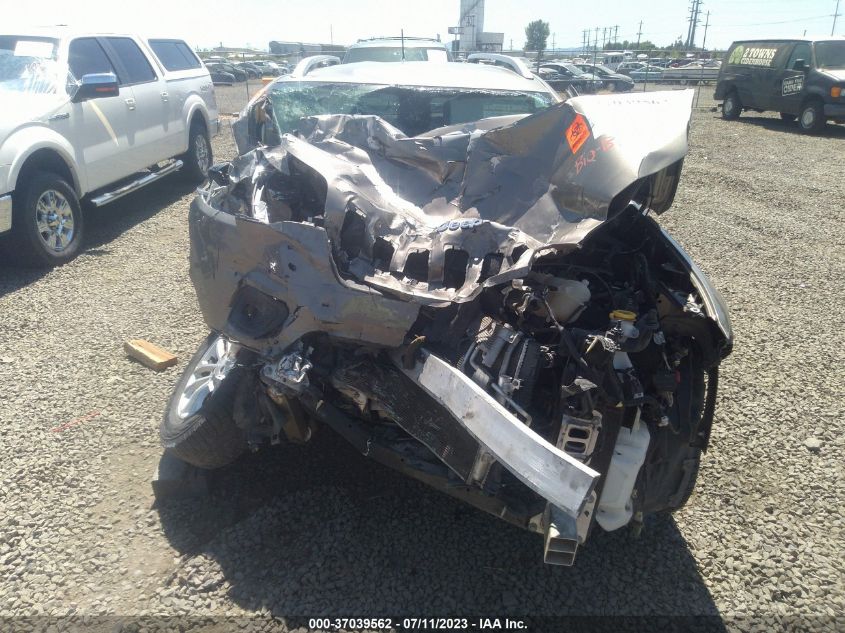 VIN 1C4PJMCB9KD260215 2019 JEEP CHEROKEE LATITUDE