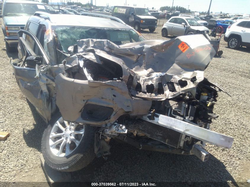 VIN 1C4PJMCB9KD260215 2019 JEEP CHEROKEE LATITUDE