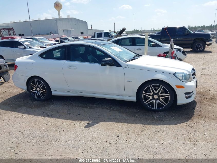 2014 MERCEDES-BENZ C-CLASS C 250 - WDDGJ4HB3EG302427